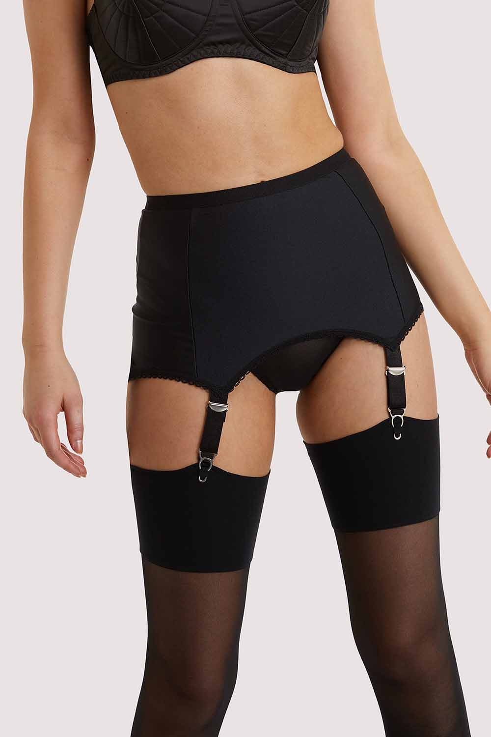Retro Classics 6-Strap Suspender Belt
