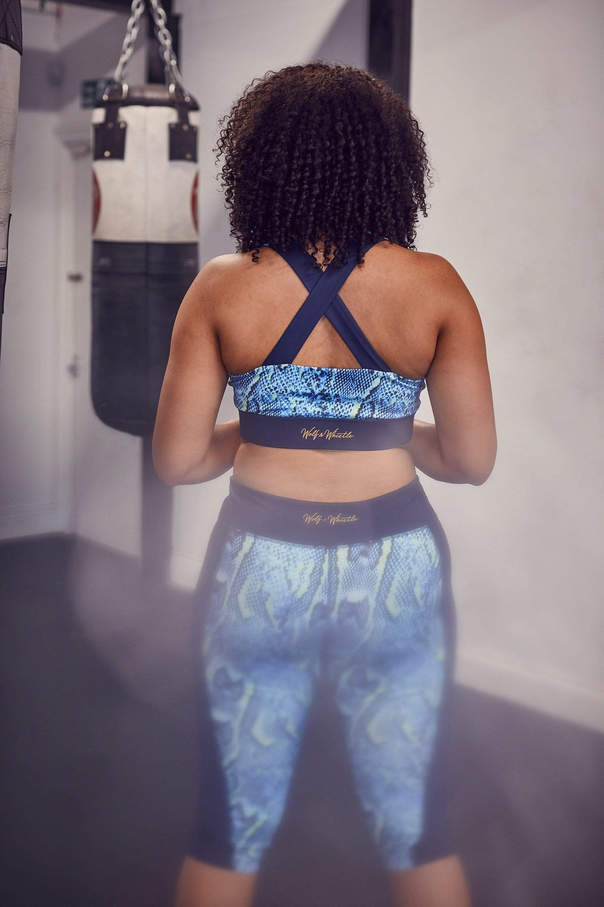 Cross Back Bra Snake Curve